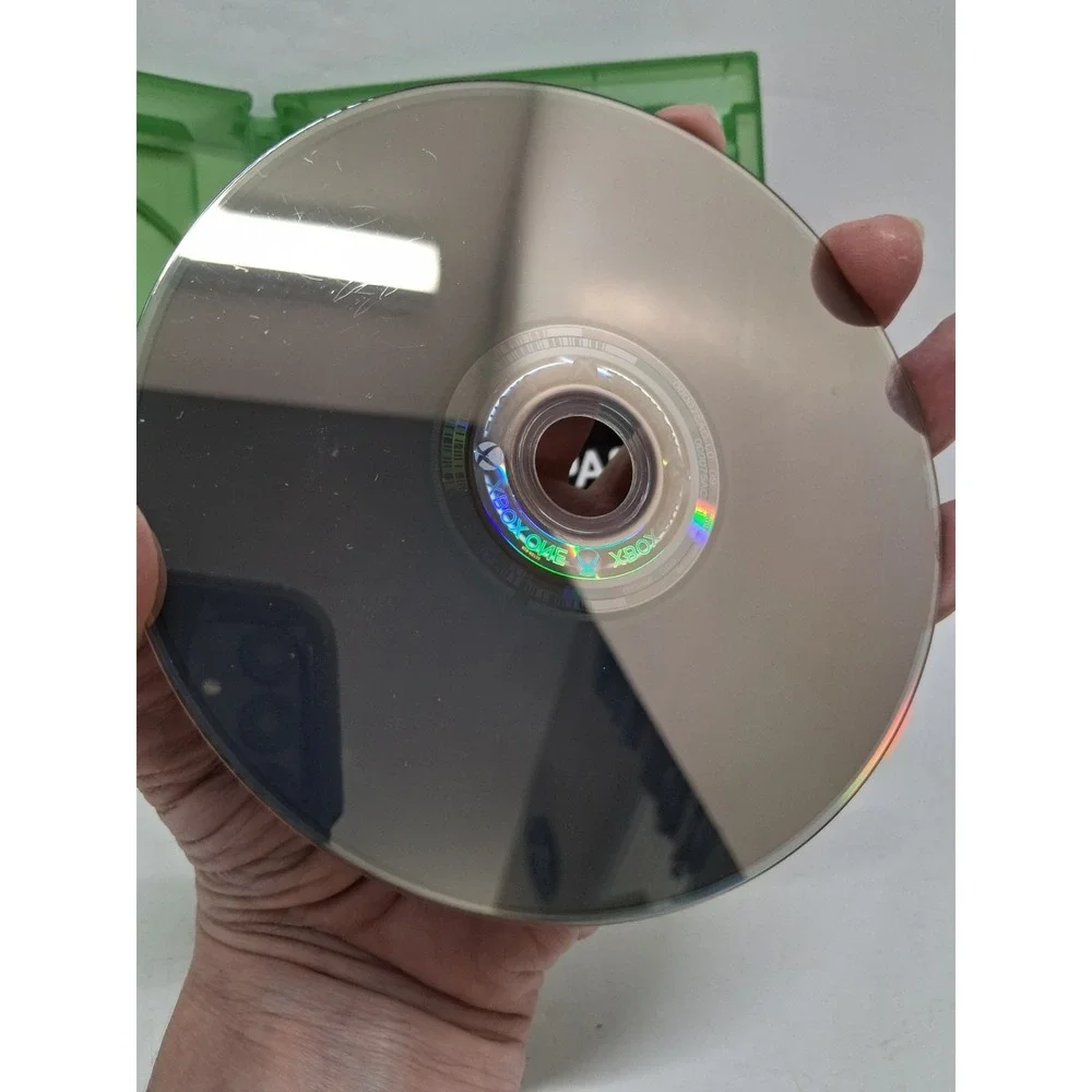 Call Of Duty WW2 Xbox1 game. - no scratches